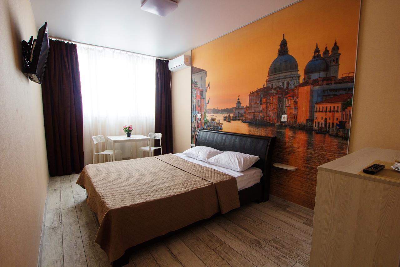 East Residence White Kiev Bagian luar foto